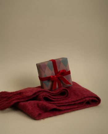 Подарочная упаковочная бумага "Ромбы"