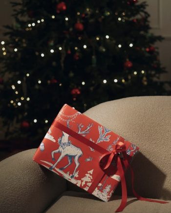 Подарочная упаковочная бумага "Олени"
